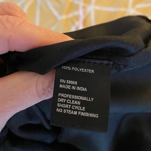 Silk beaded tank top! Says XS but fits sm-med - Picture 5 of 7